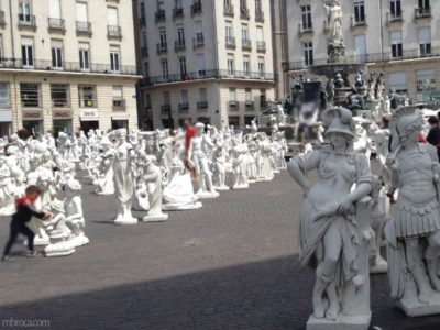 Le voyage à Nantes : une centaine de statues blanches